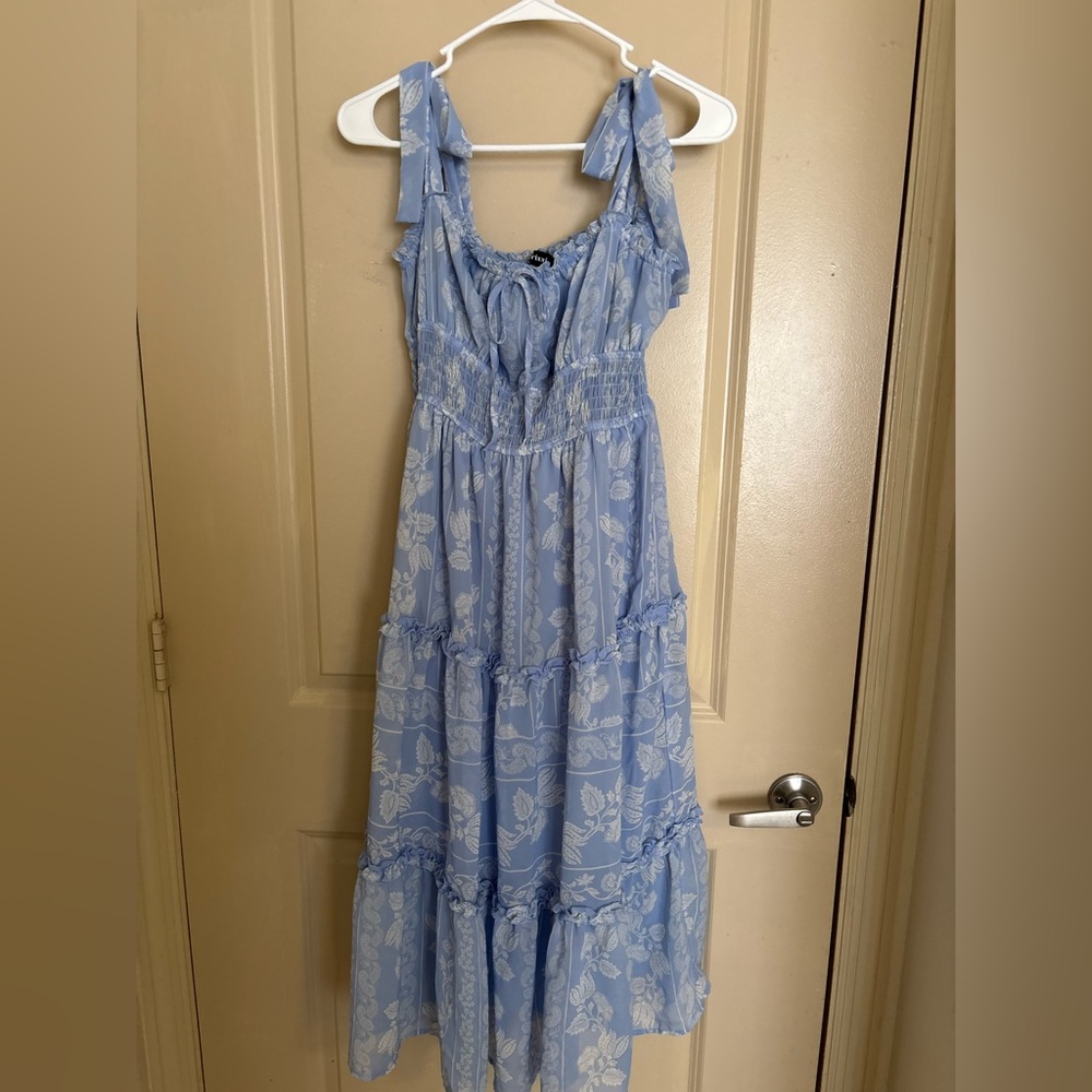 Elegant Blue Floral Maxi Dress